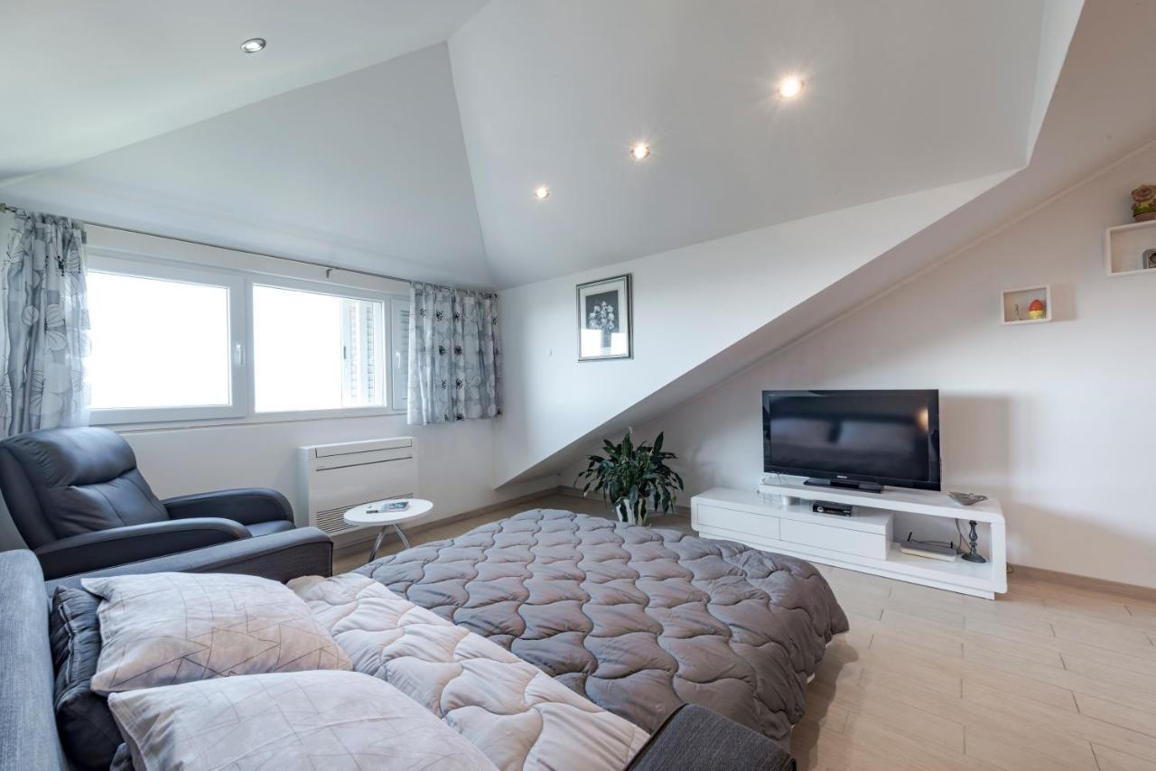 Apartment Monta *